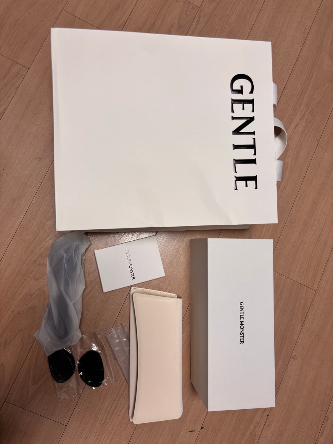 젠틀몬스터 몬드리01 풀박스 상품이미지2