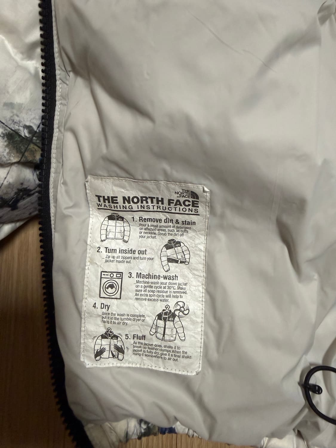 노스페이스 화이트라벨 지구눕시 패딩 상품이미지4