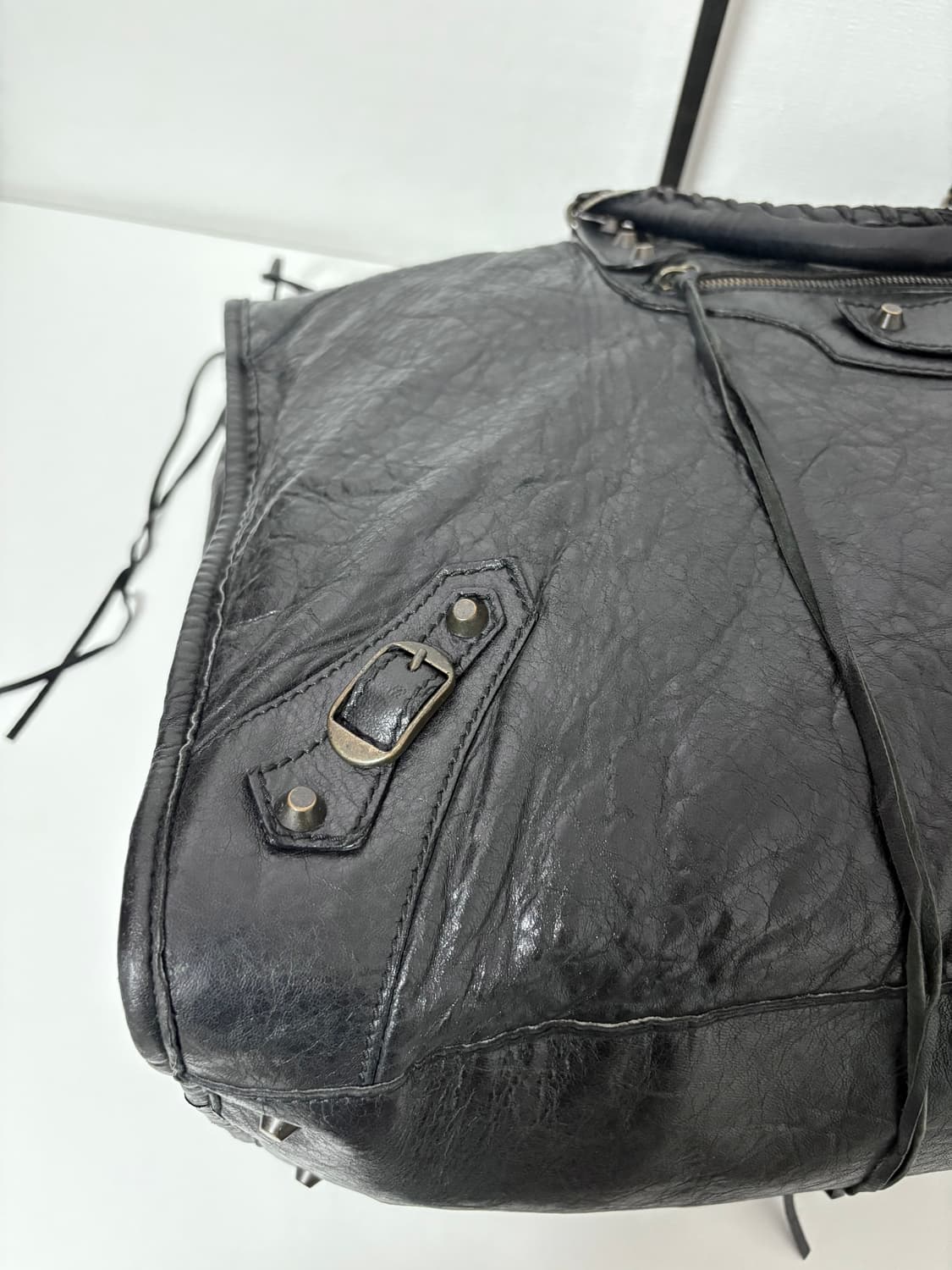 발렌시아가 위켄더 모터백 블랙 상품이미지5