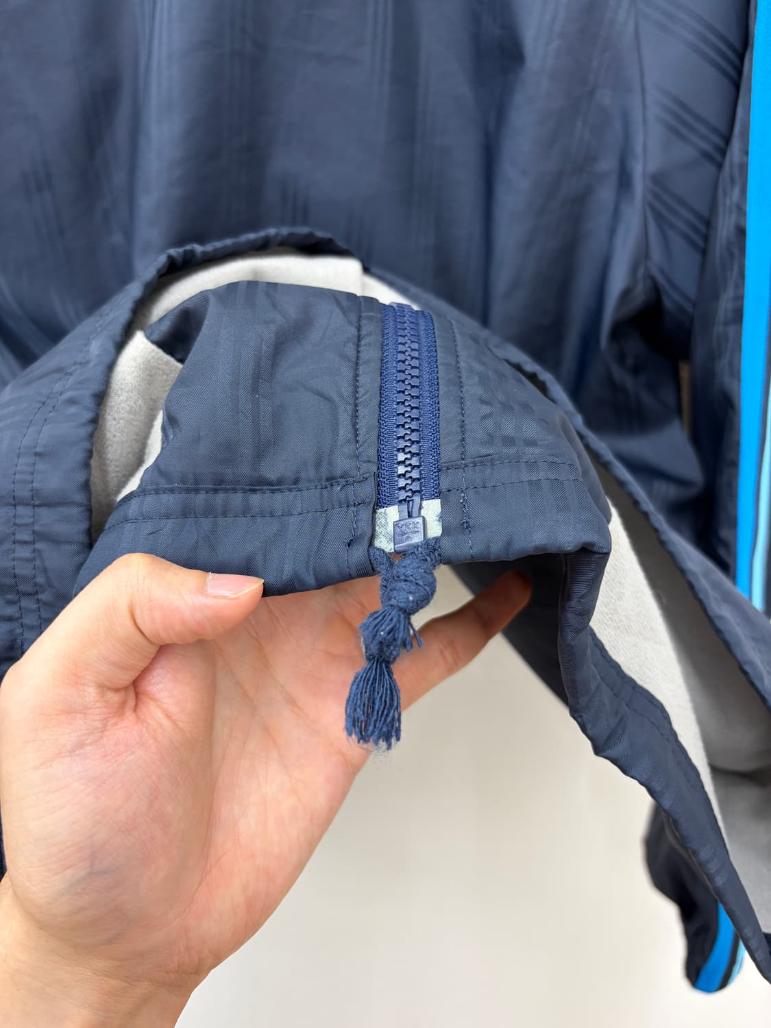 아디다스 네이비 톤온톤 삼선 후드 윈드브레이커 상품이미지6