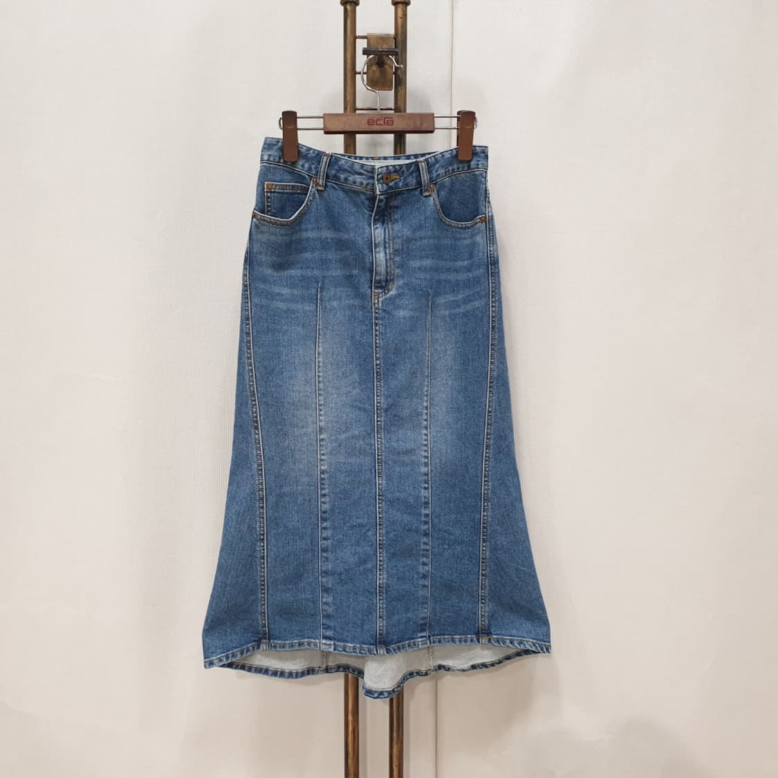 듀엘 배색 머메이드 데님 스커트 26 상품이미지1