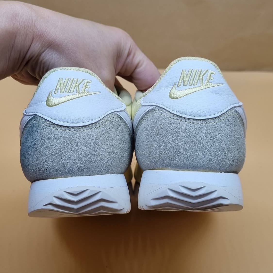 나이키 코르테즈 옐로우 여성운동화240. 상품이미지4