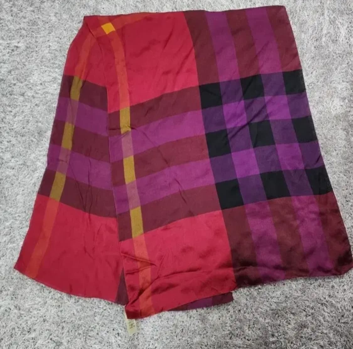 버버리 실크 롱스카프 상품이미지1