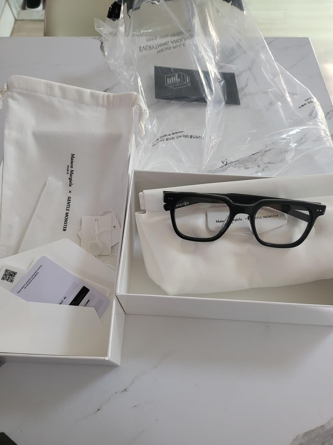 젠틀몬스터 메종 마르지엘라 MM117 블랙 상품이미지1