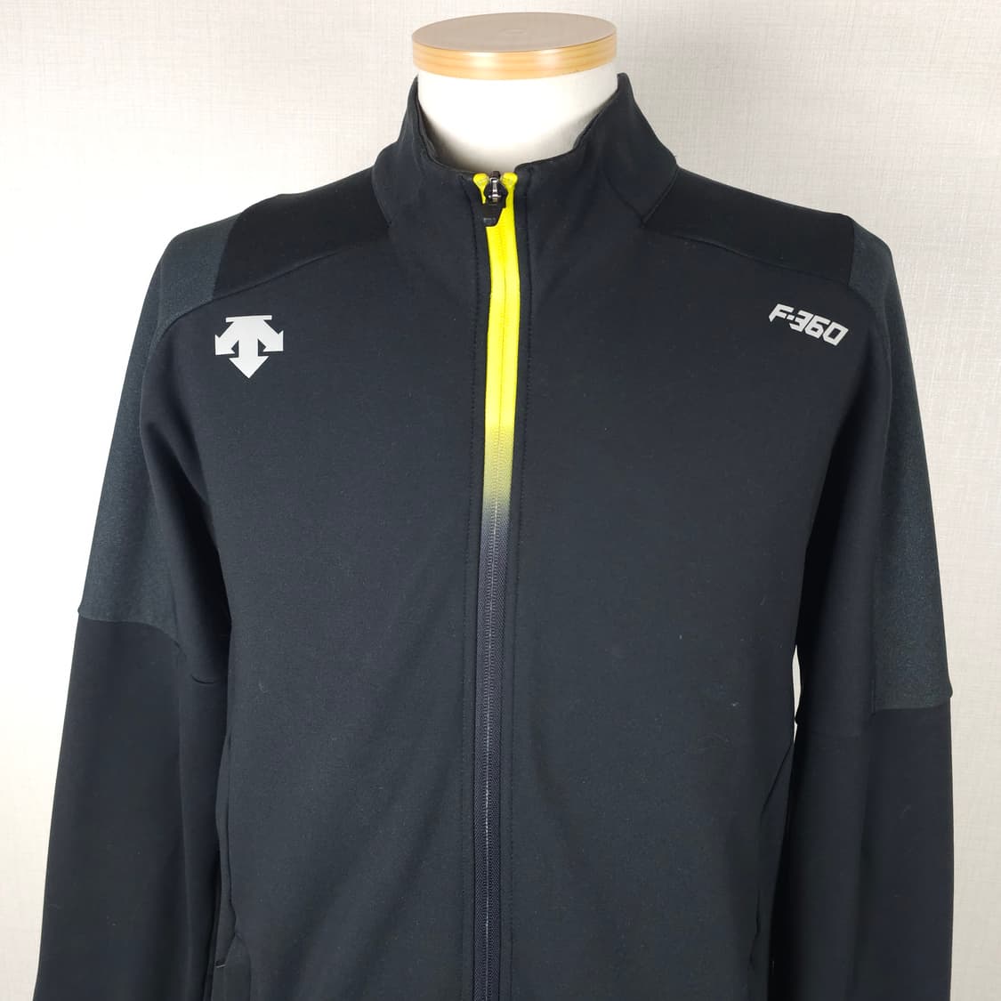 데상트 기능성집업 남자105사이즈  상품이미지2