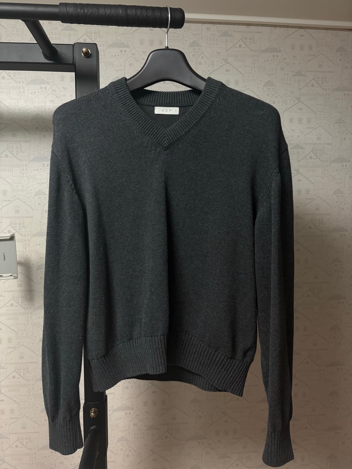 [M] 애습 asp 코튼 브이넥 니트 차콜 상품이미지2