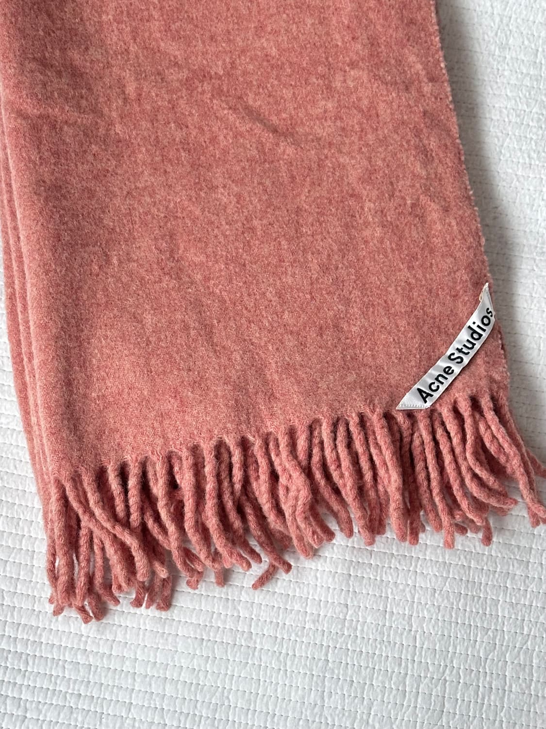 ACNE 아크네 스튜디오 머플러 로즈멜란지 장희령 구버전 상품이미지1