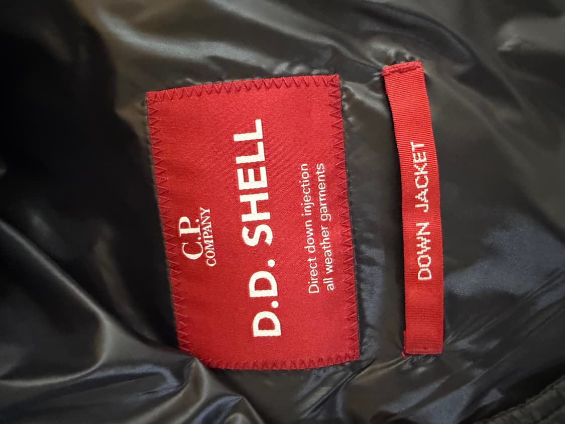 cp컴퍼니 DD쉘 다운 자켓 M사이즈 판매 상품이미지3