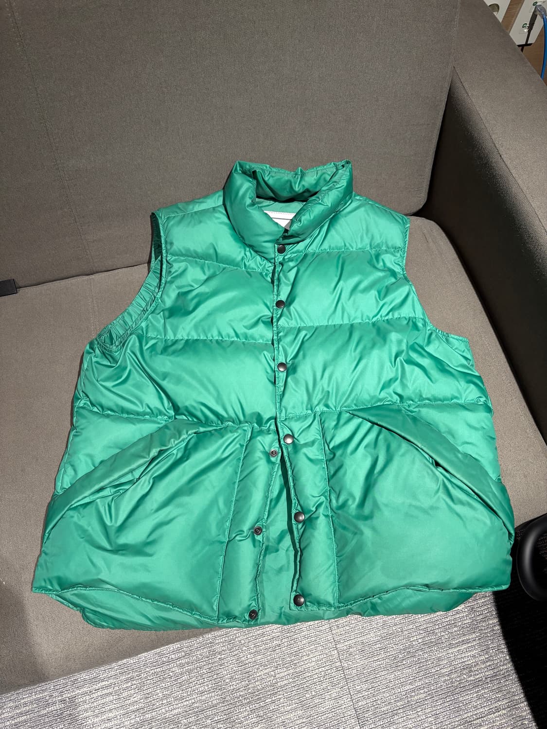 (L) 블랙아웃 구스다운 패딩베스트 상품이미지1