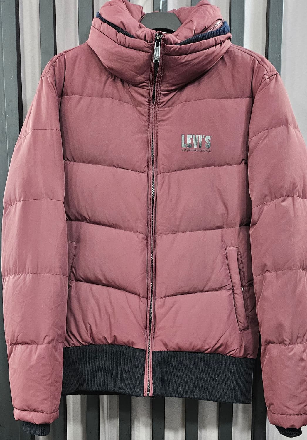 리바이스 버건디 덕다운 패딩 XL 상품이미지1