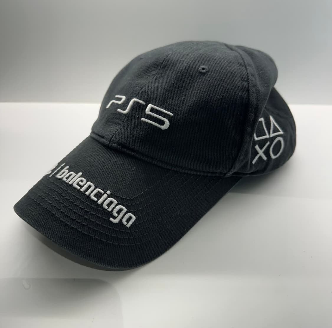 발렌시아가 플레이스테이션 5 볼캡 상품이미지1