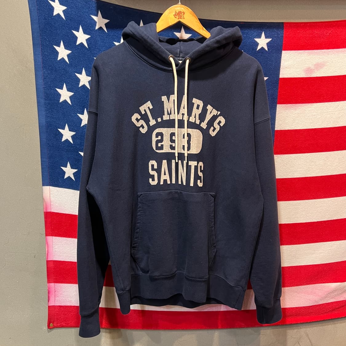 아웃스탠딩 후드티 네이비 상품이미지1