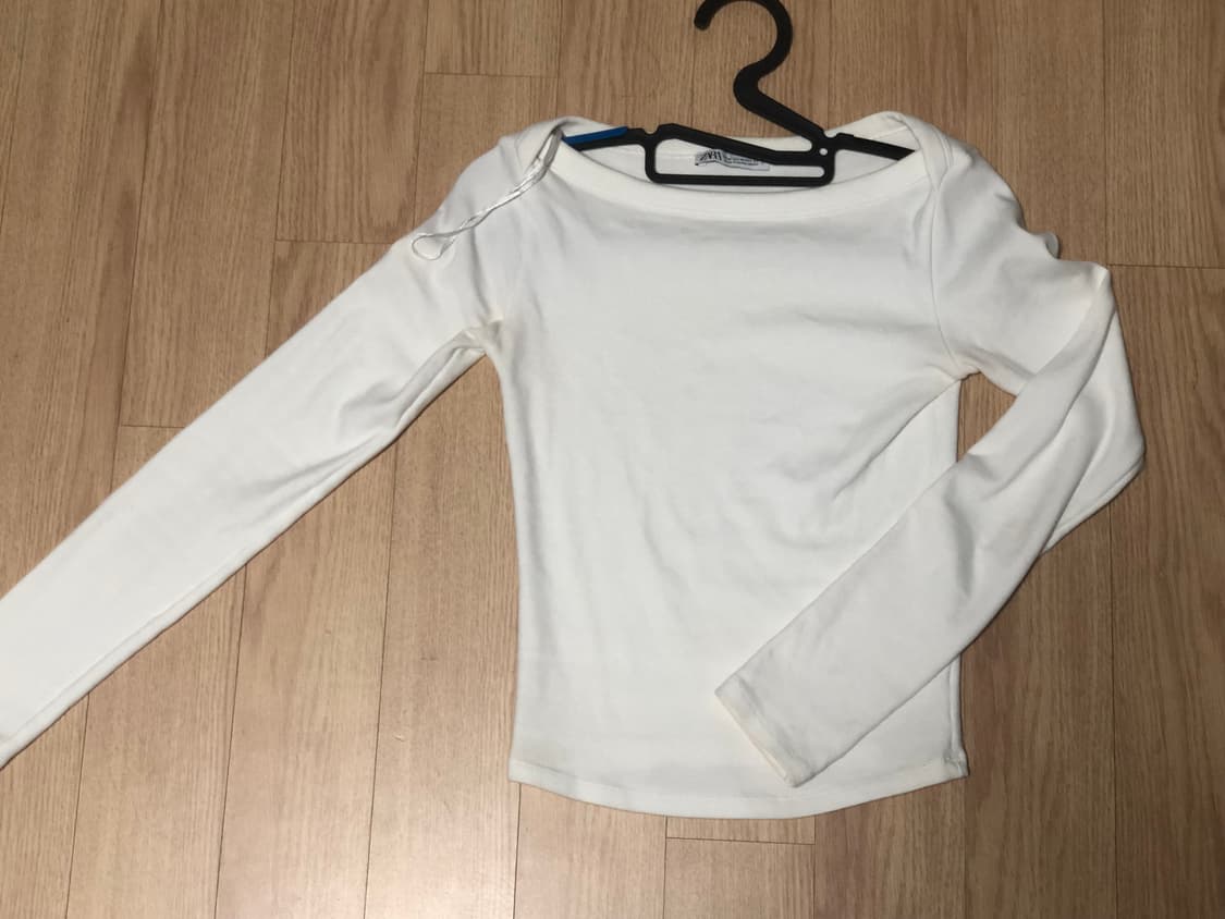 자라 세미 오프숄더 티셔츠 상품이미지1