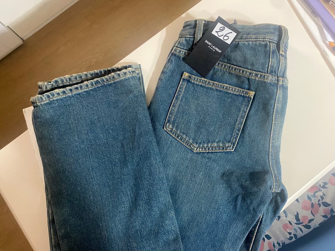 생로랑 정품 부츠컷청바지 26사이즈 국문택 택만제거한 새상품 상품이미지1