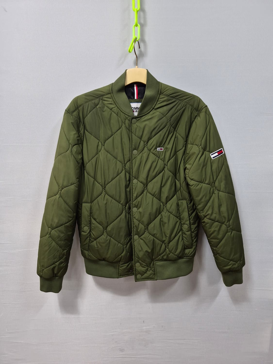타미힐피거 카키 퀼팅 봄버 자켓 남성M 상품이미지1