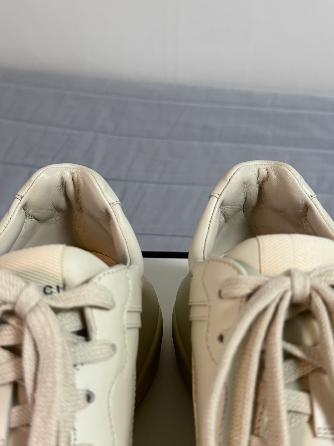 [GUCCI] 롸이톤 로고 레더 스니커즈 (UK 6.5) 상품이미지6