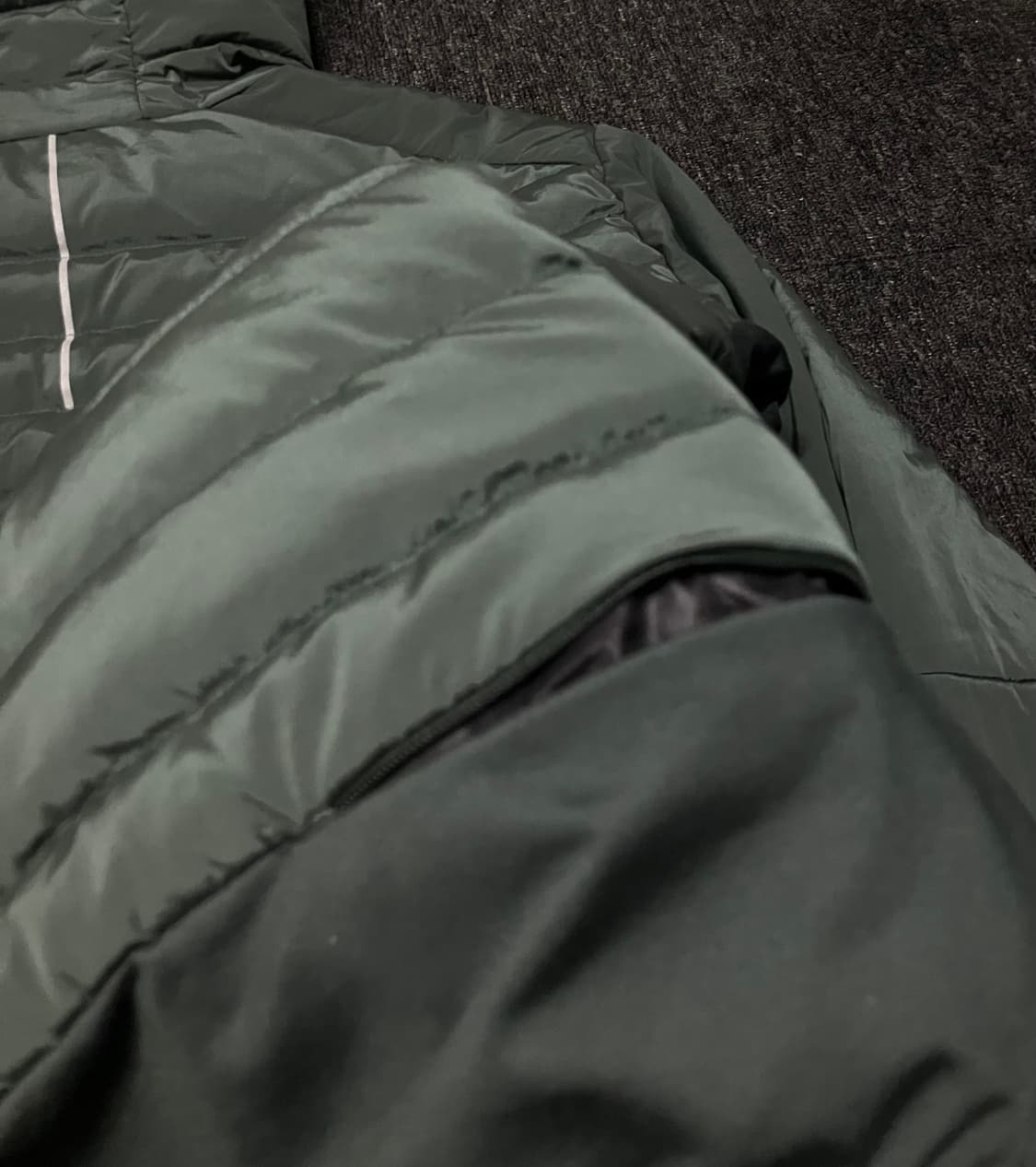 룰루레몬 다운 포 잇 올 700필 후디 경량패딩 그린 상품이미지7