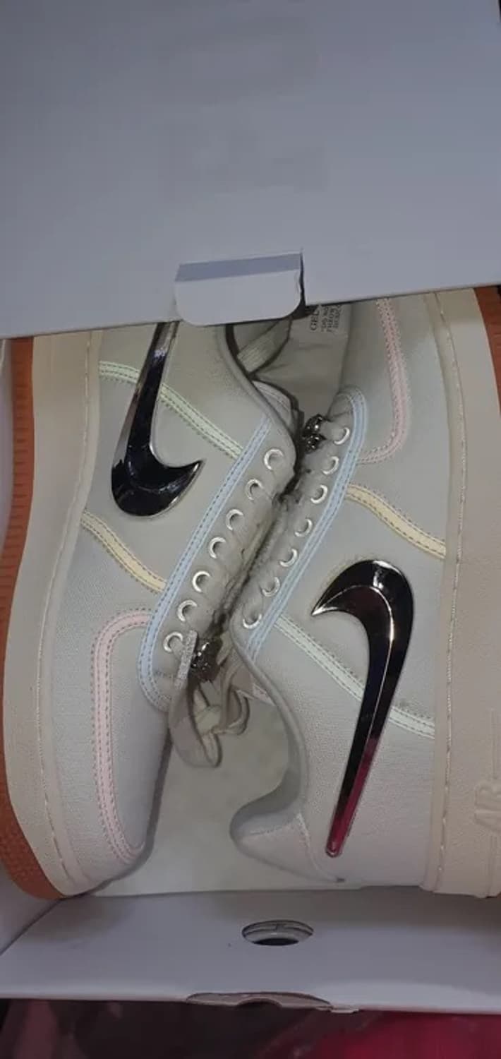 나이키 x 트래비스 스캇 에어포스 1 로우 세일 상품이미지2