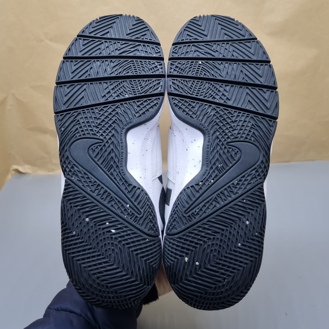 나이키 팀허슬 D8 운동화 240 상품이미지3