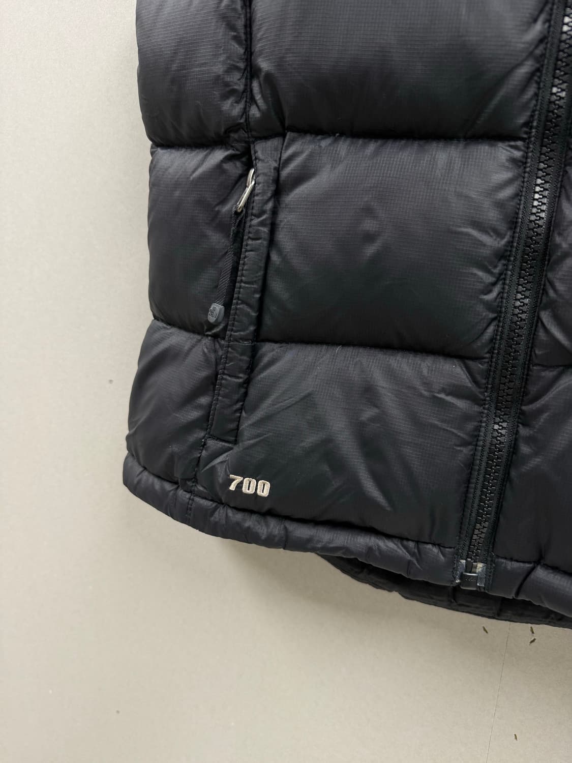 여성 S / 노스페이스 눕시 패딩 조끼 700 블랙 상품이미지3