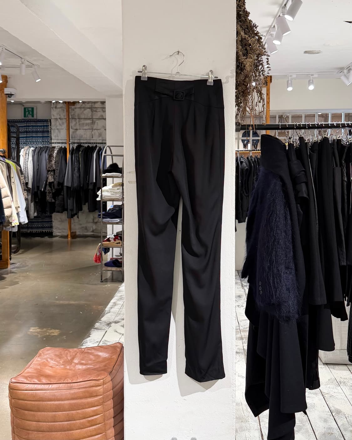 셀린느 블랙 버튼 울 스트레이트 팬츠 상품이미지6