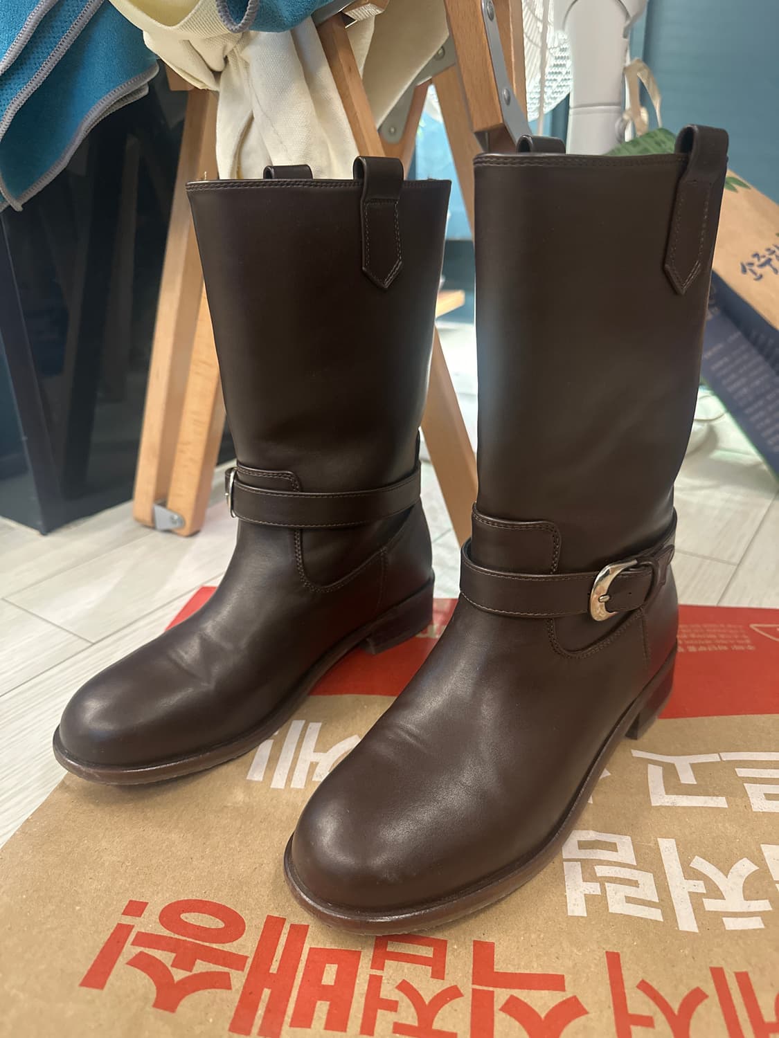 코모레비뮤지엄 미들 브라운 부츠 230 상품이미지1