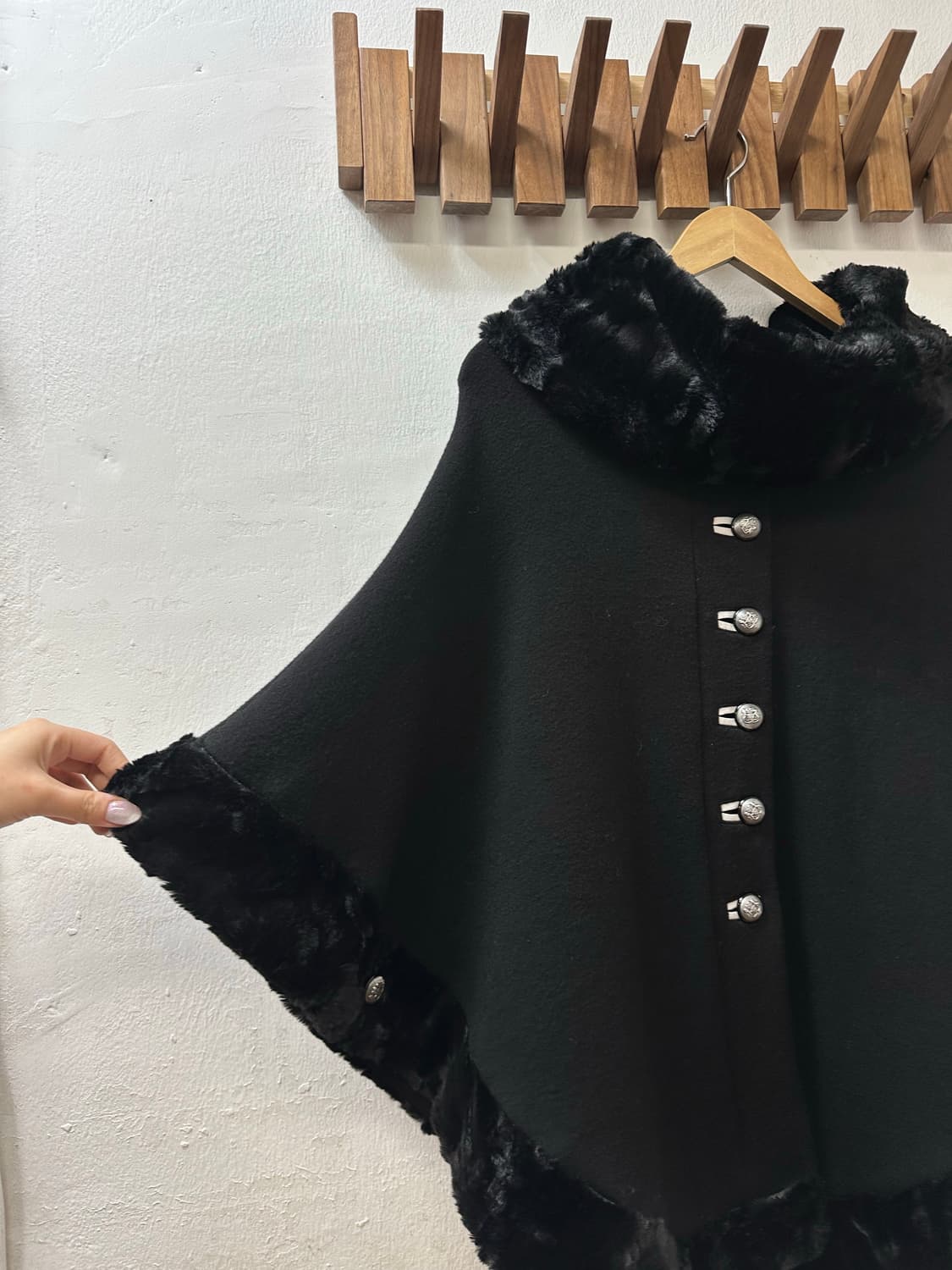 일본빈티지 블랙 판초 버튼 디테일 포인트 A라인 케이프 코트 상품이미지3