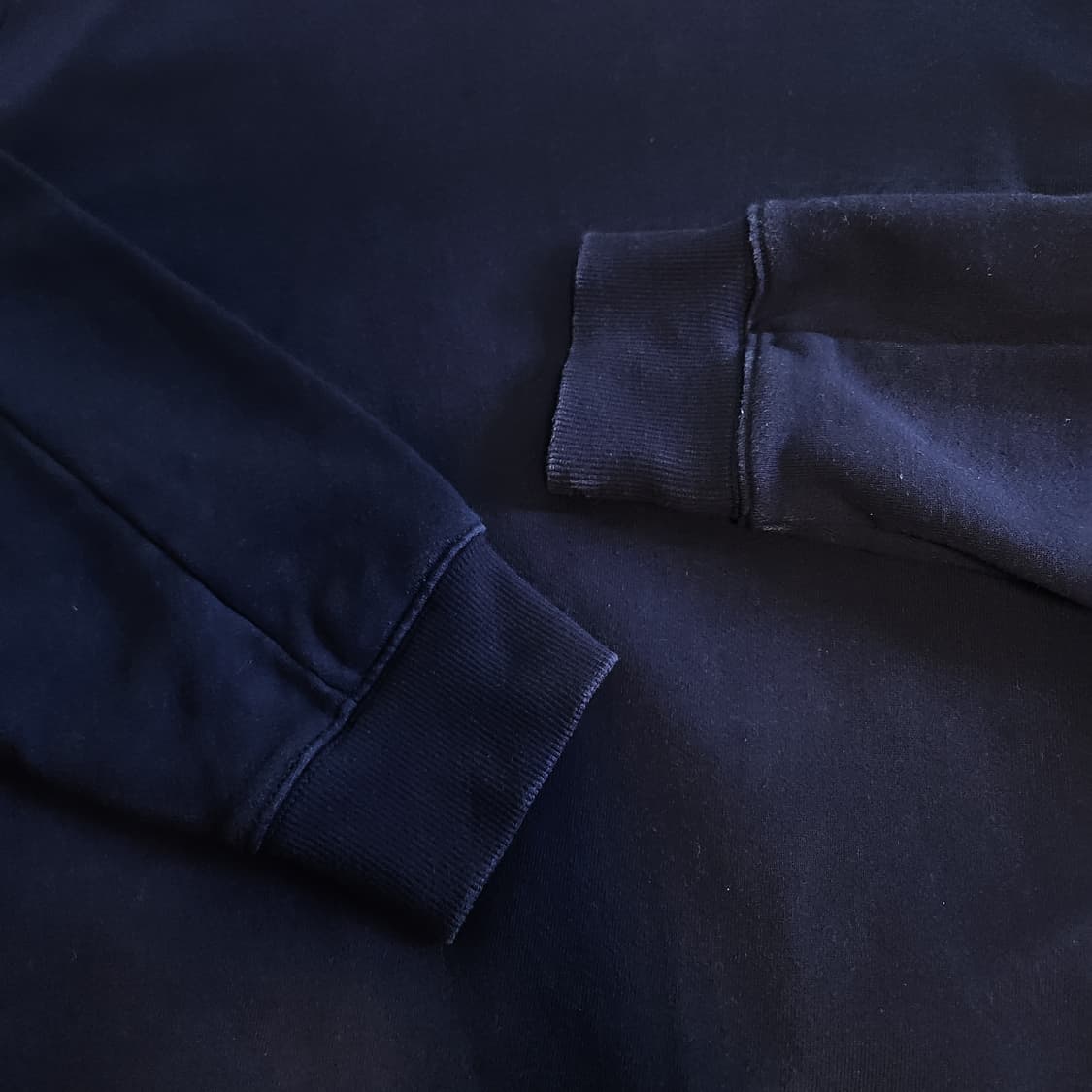 cp 씨피컴퍼니 네이비 맨투맨 상품이미지5