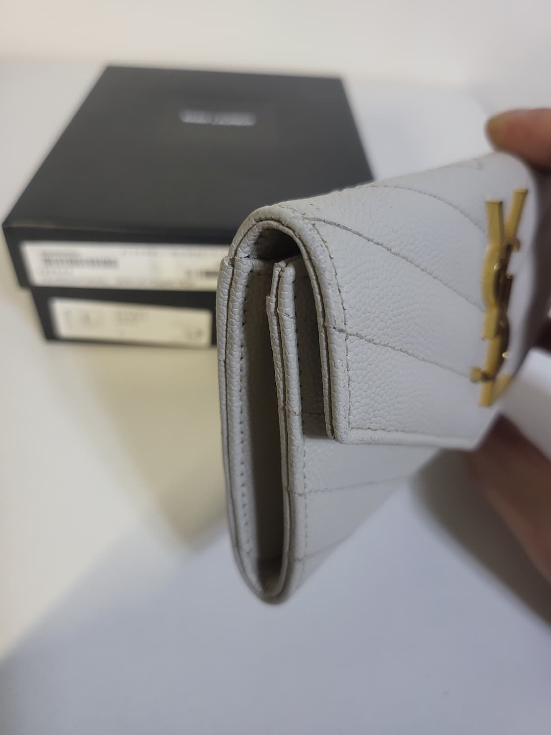 생로랑 모노그램 플랩 반지갑  상품이미지6
