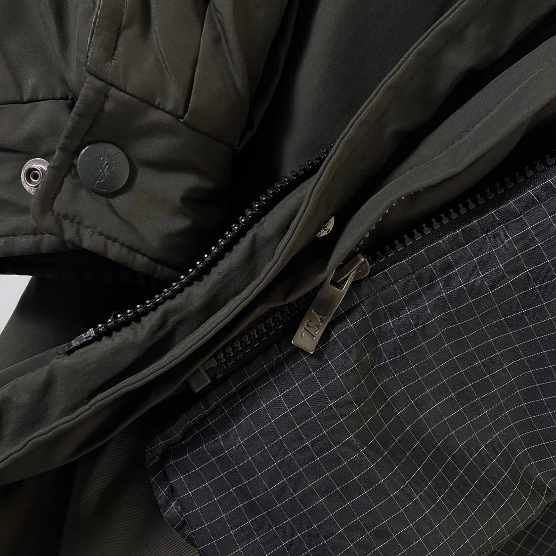 Yves Saint Laurent  입생로랑 카키 퍼카라 패디드 자켓  상품이미지8