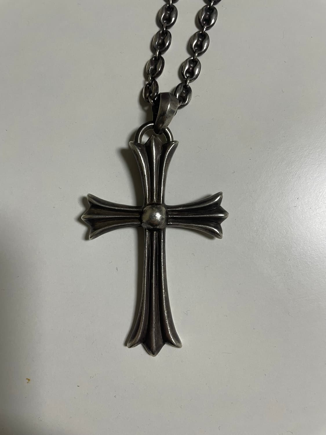 크롬하츠 라지 크로스 펜던트 위드 베일 상품이미지1