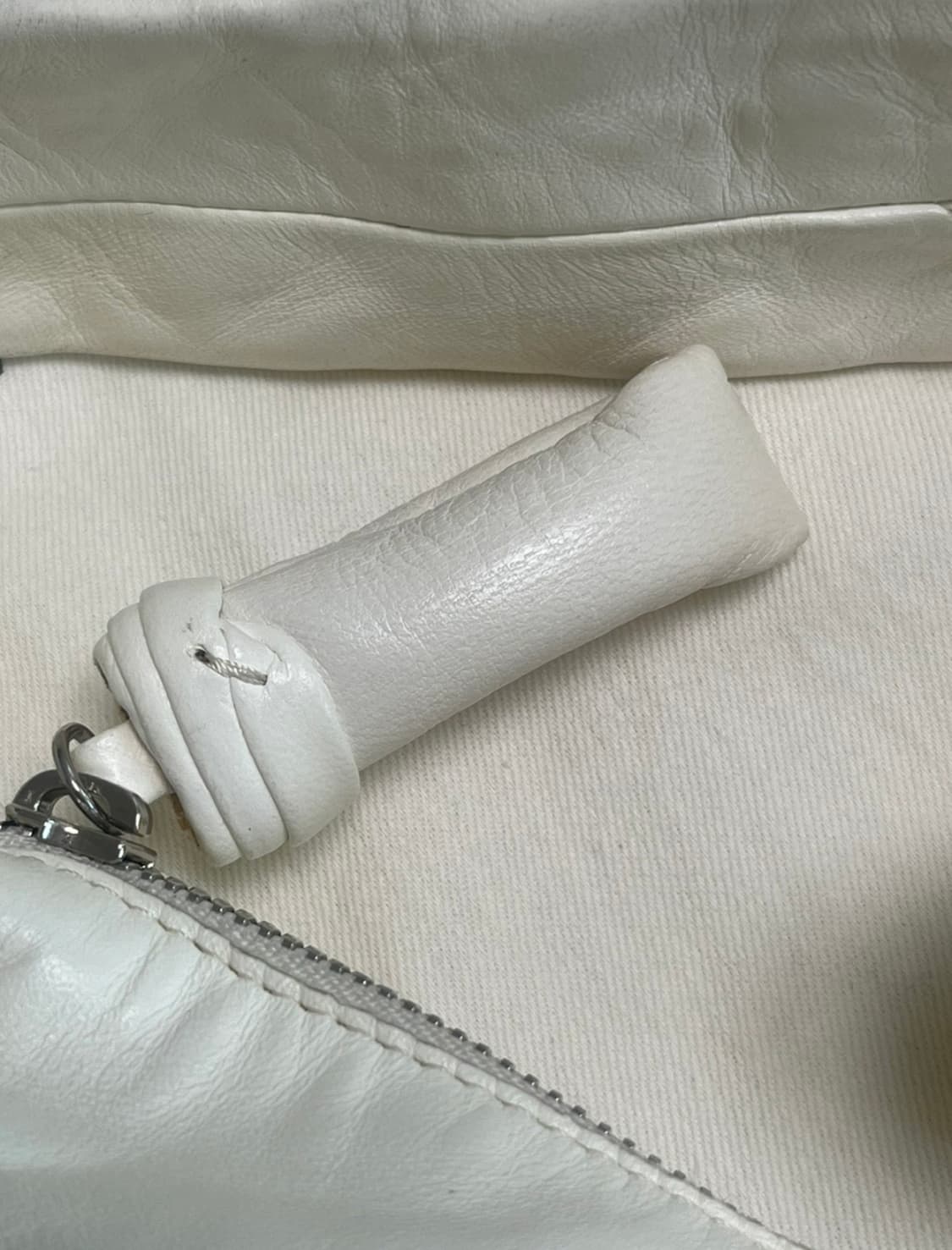 르메르 크루아상 범백 화이트 스몰 상품이미지3