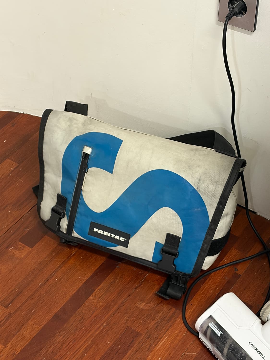 프라이탁 joe 메신저백 상품이미지1