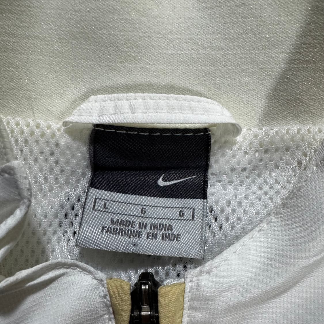 나이키 맨유 화이트 골드 바람막이  상품이미지5