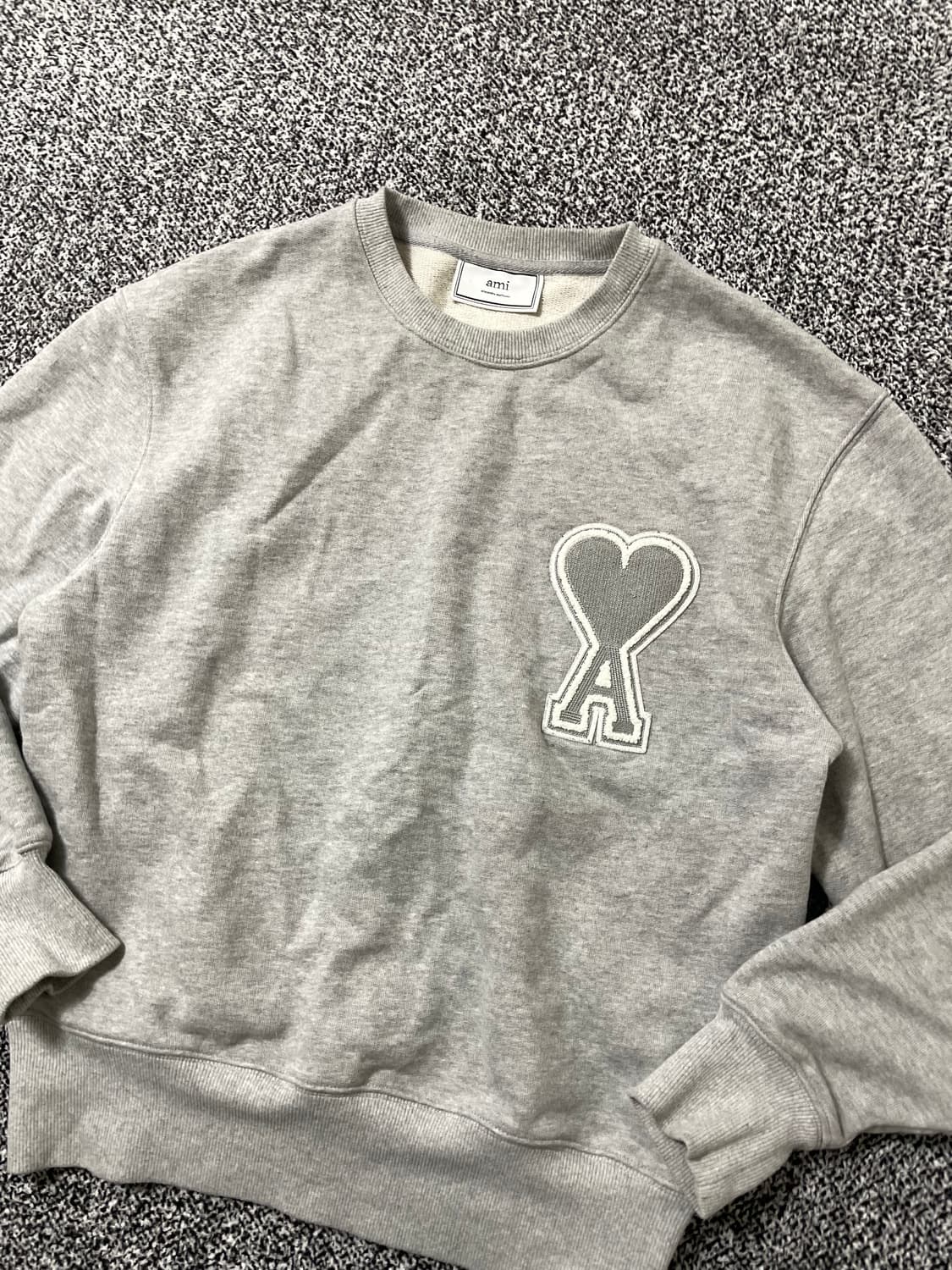 빈티지9. 아미 AMI 시그니처 빅 하트로고 스웻셔츠 맨투맨 그레이 상품이미지2