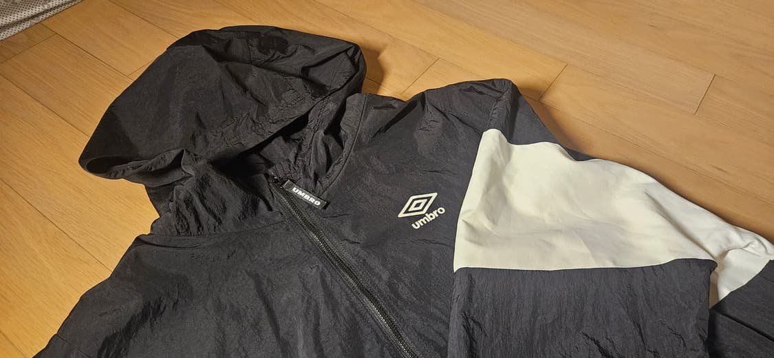 엄브로 반집업 바람막이 상품이미지3