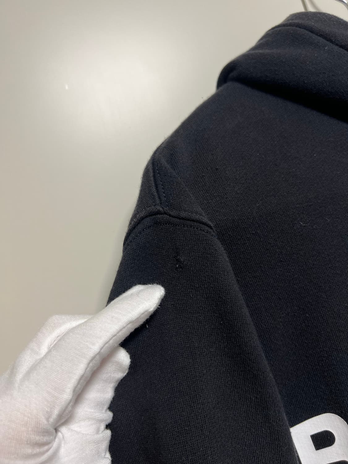 버버리 런던 로고 후드티 상품이미지3