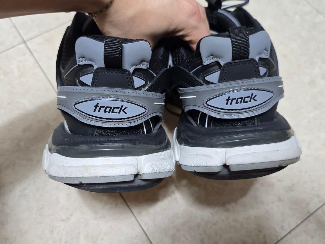 발렌시아가 트랙 42 사이즈 / 블랙 그레이 상품이미지4