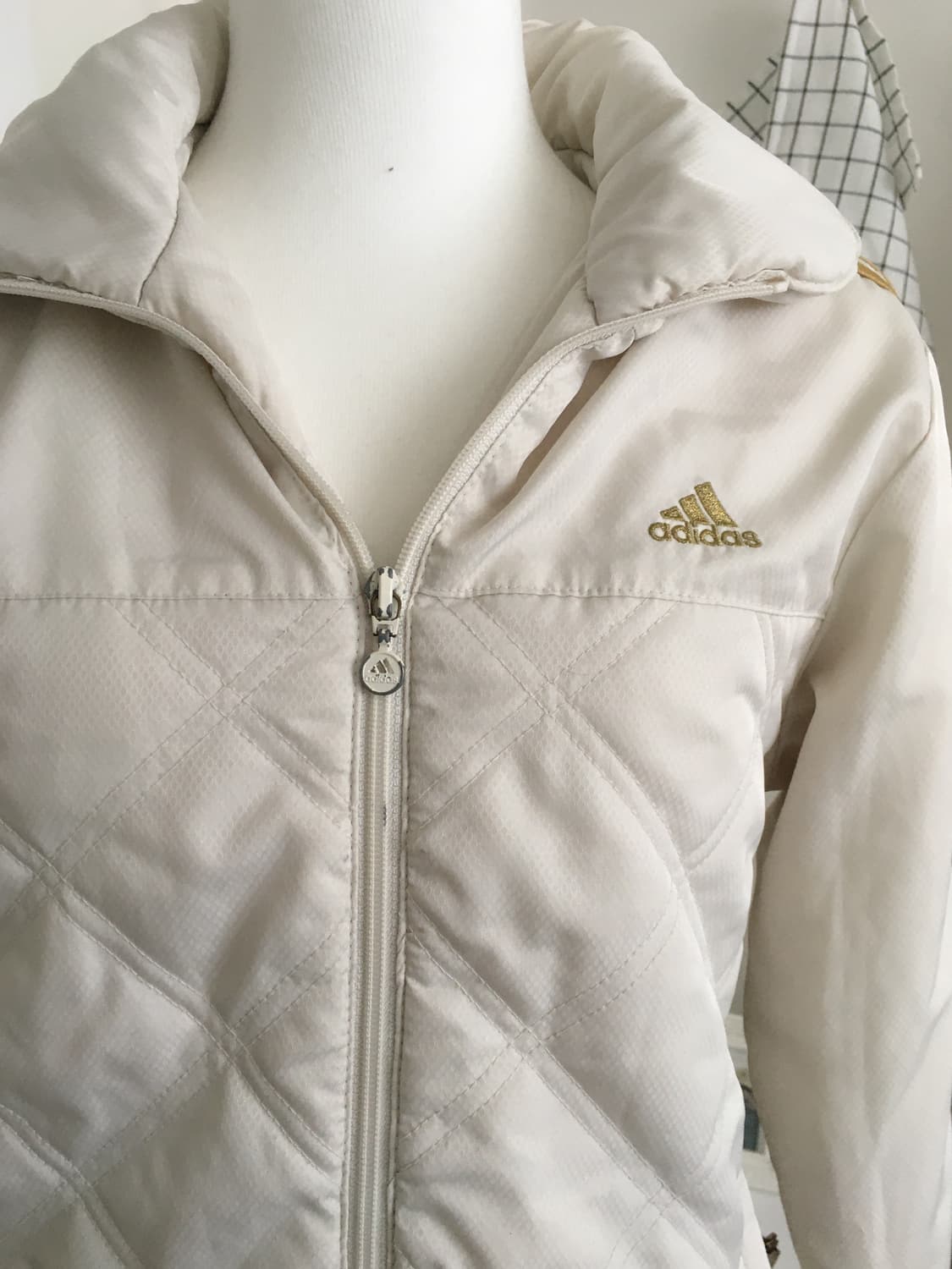 아디다스 빈티지 패딩 점퍼 크림화이트 상품이미지4