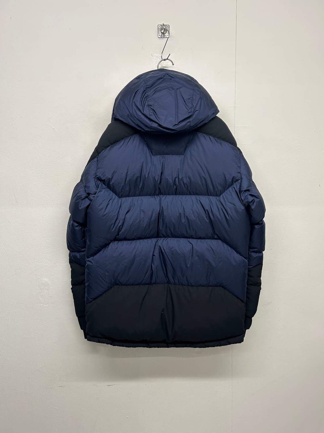 마운틴하드웨어 패딩 자켓 상품이미지5