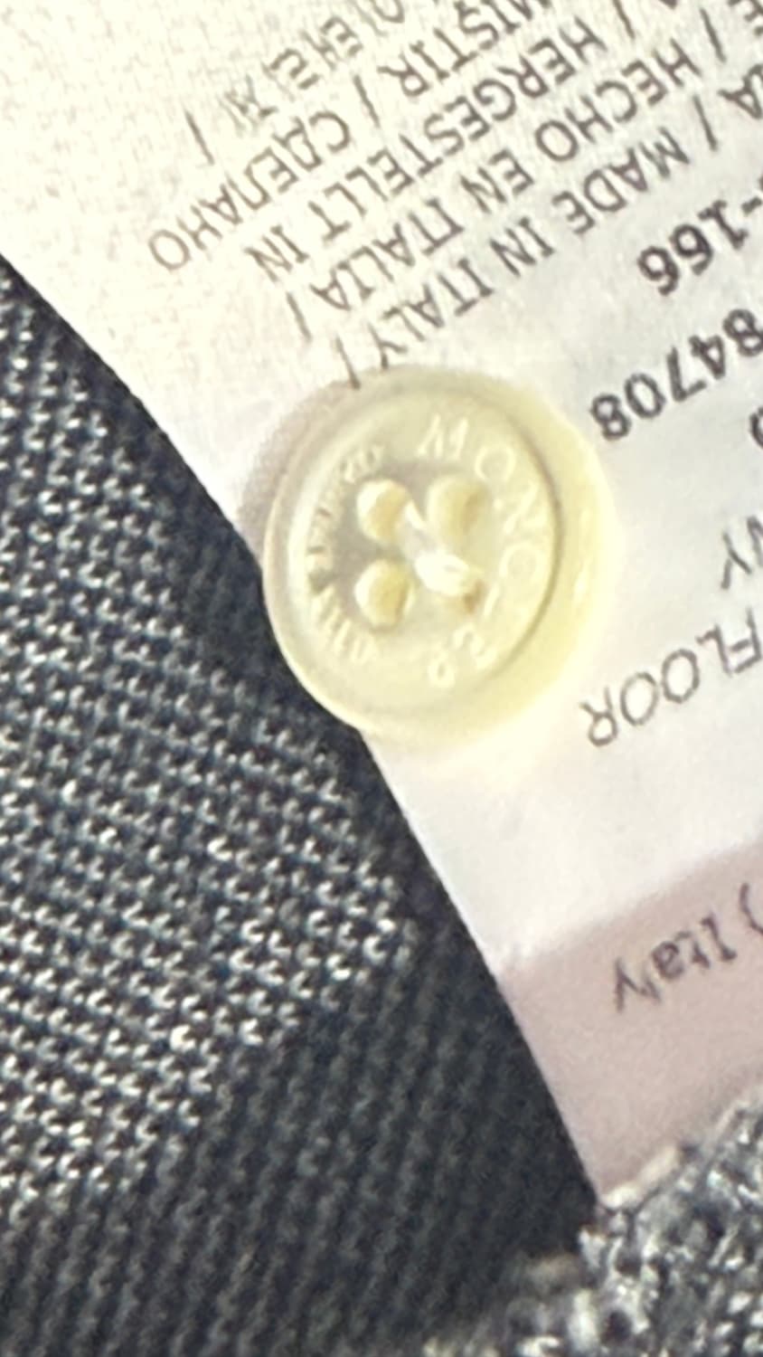 몽클레어 남녀공용 S 정품 카라티 상품이미지5