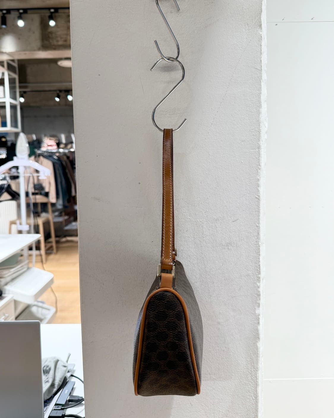 셀린느 브라운 마카담 미니 바게트백  상품이미지6