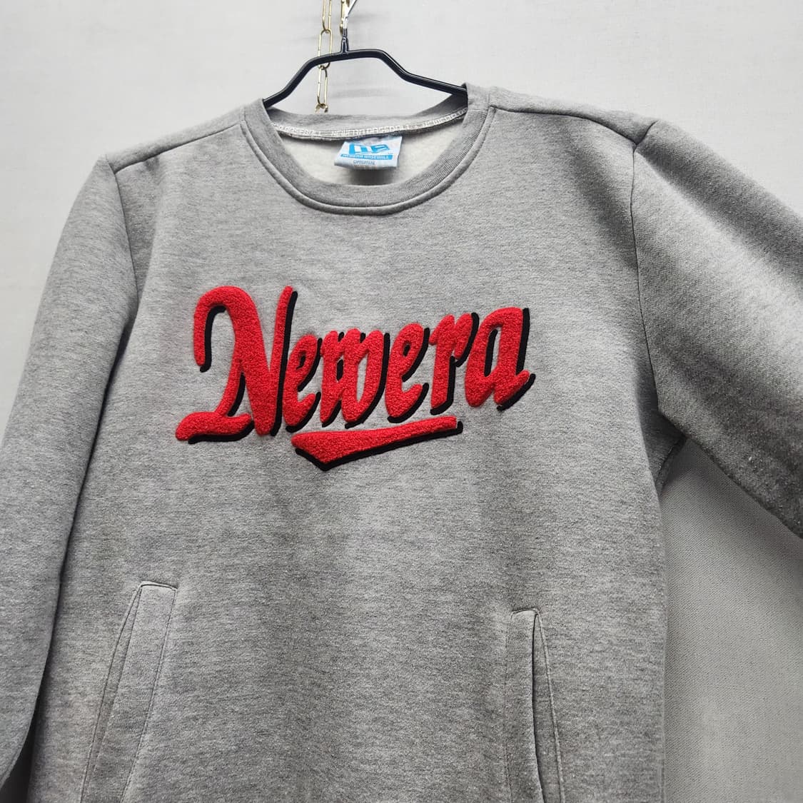 뉴에라 빅로고 자수 주머니 디테일 맨투맨 L 상품이미지2