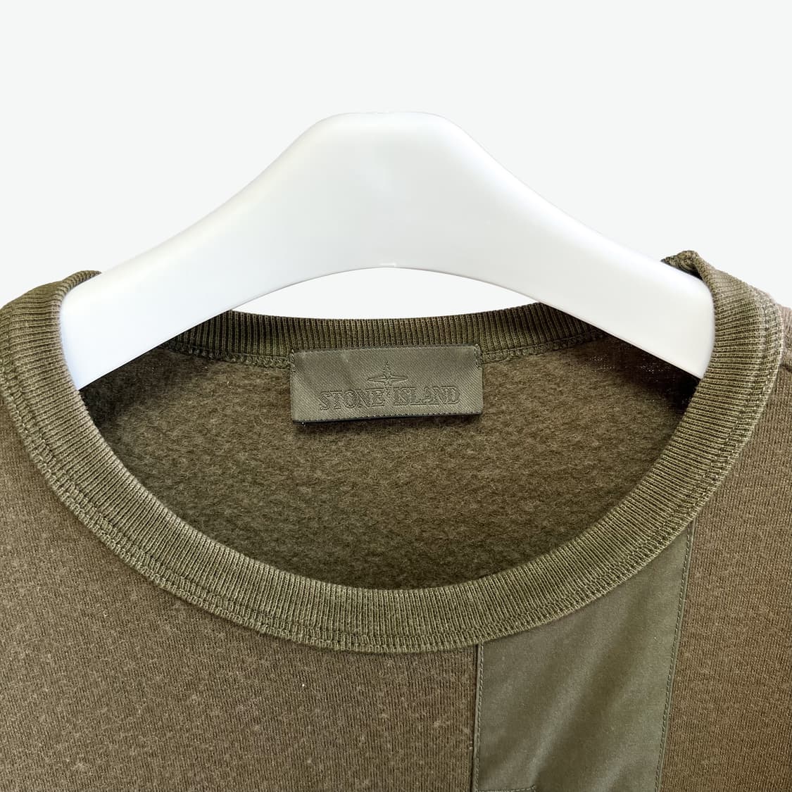[L/매장판] 스톤아일랜드 고스트피스 카키 맨투맨 상품이미지3