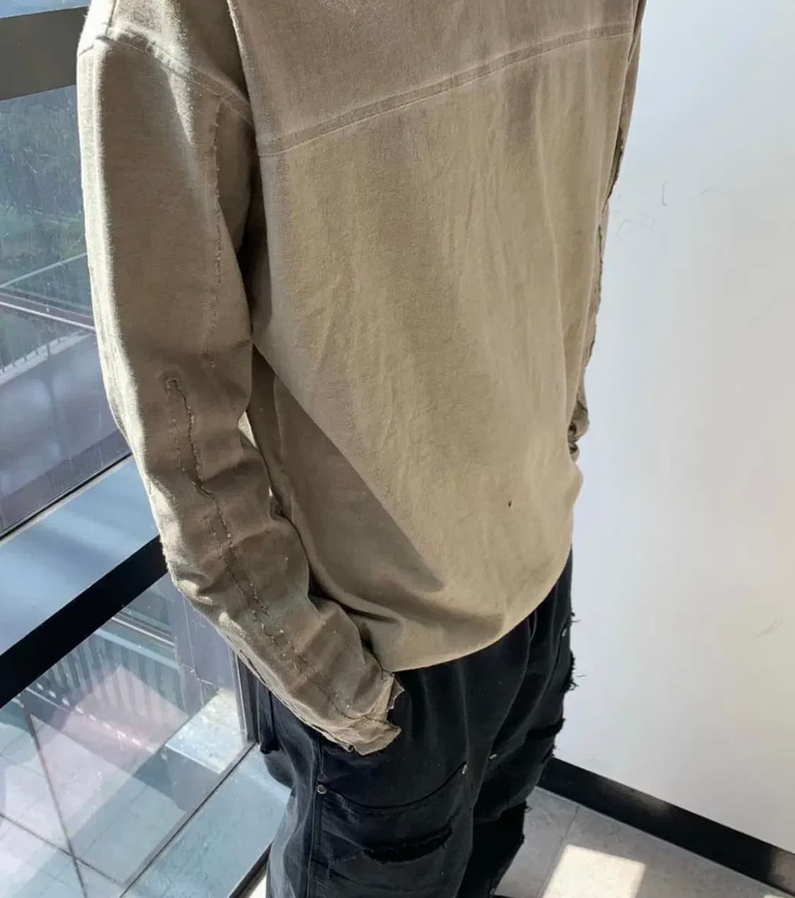 이티씨이 ETCE 레이어드 아머 롱슬리브 베이지 상품이미지1