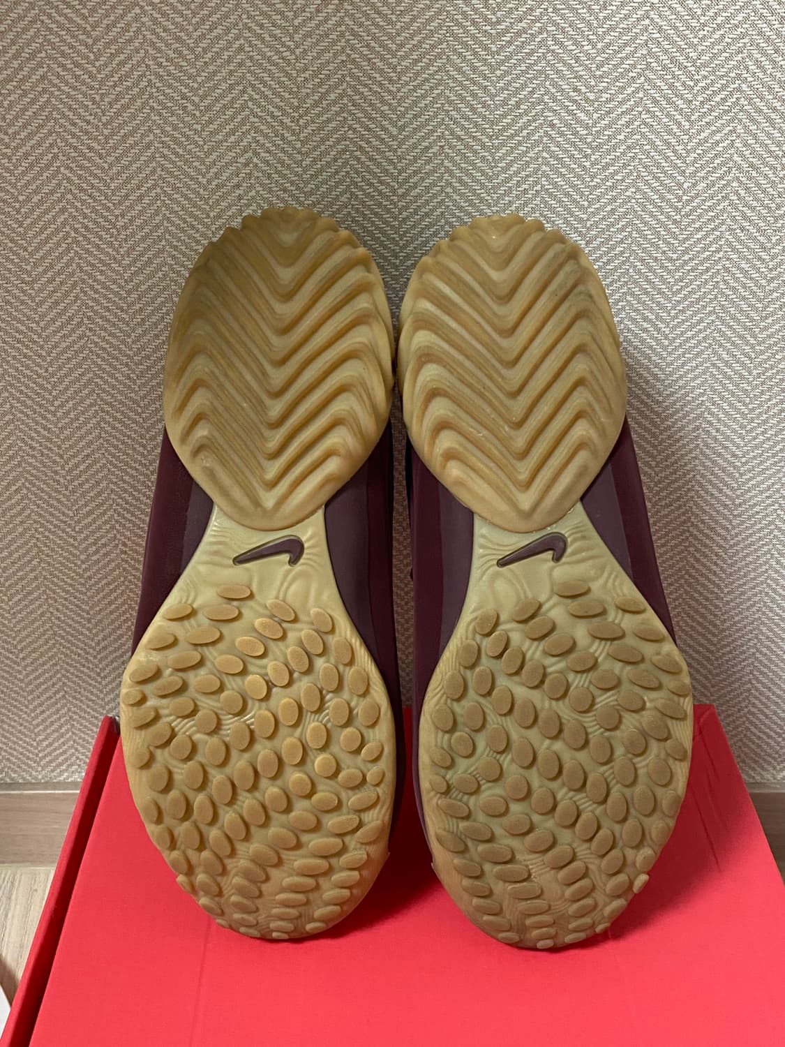 나이키 아스트라 울트라버건디 240 상품이미지3