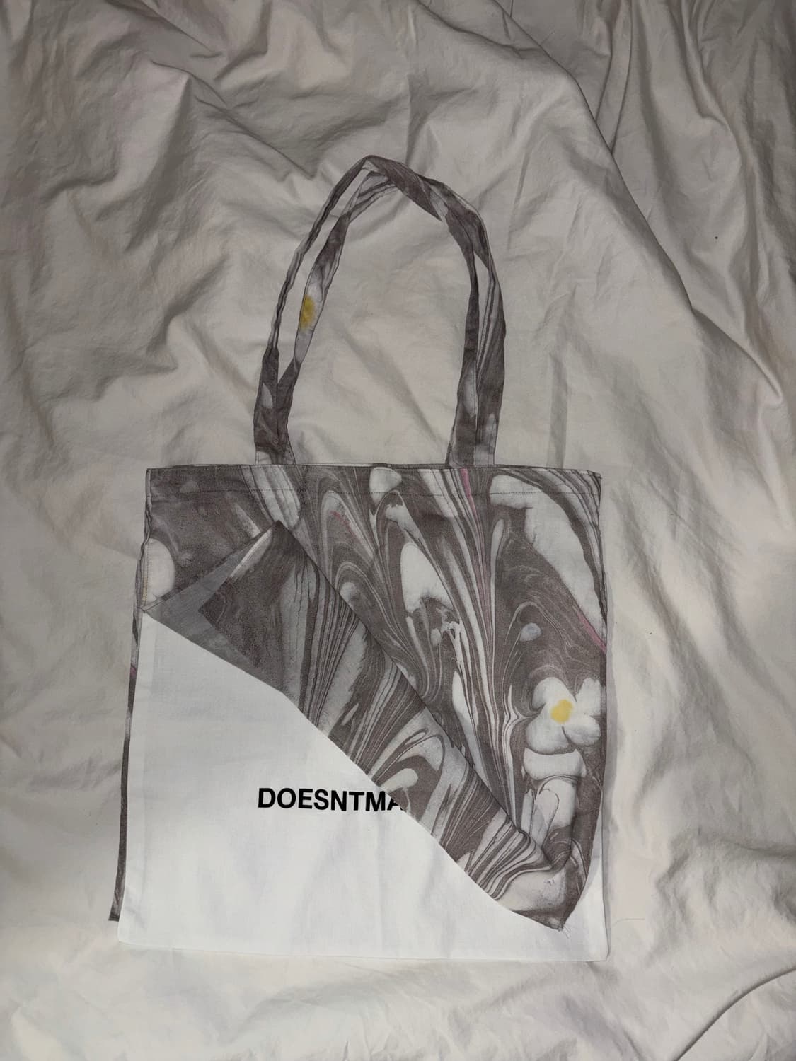 더즌매러 마블드 스카프 토트백 상품이미지1