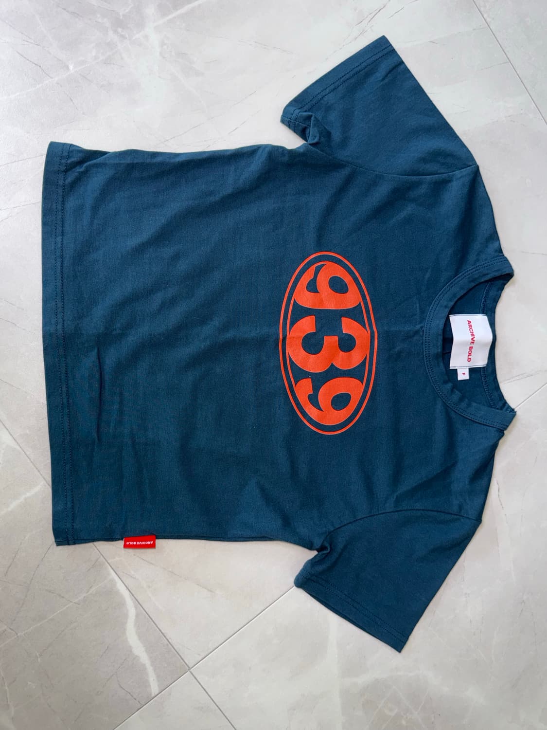 Archive bold 939 크롭 티셔츠 상품이미지1
