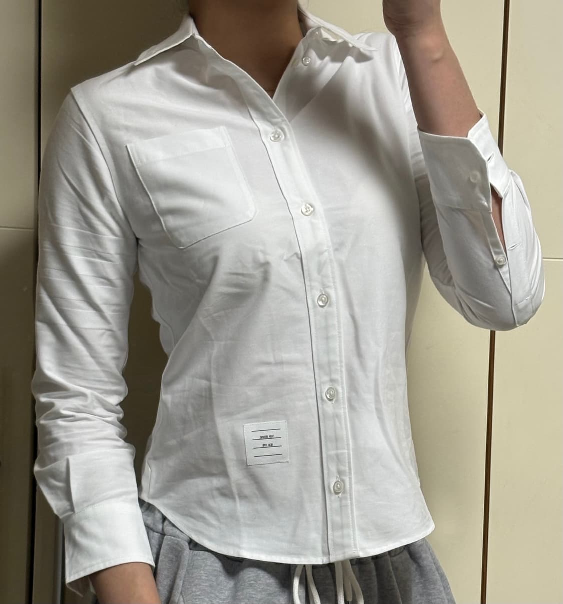 톰브라운 4바 화이트 기본 여성 셔츠 상품이미지1