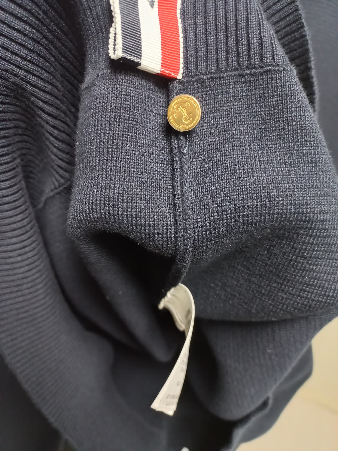 [4 택,비닐포함]톰브라운 금장 니트 상품이미지6